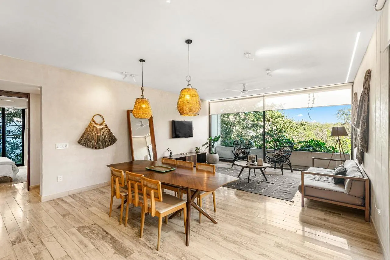 307 Amazing Jungle View Apartment. 툴룸