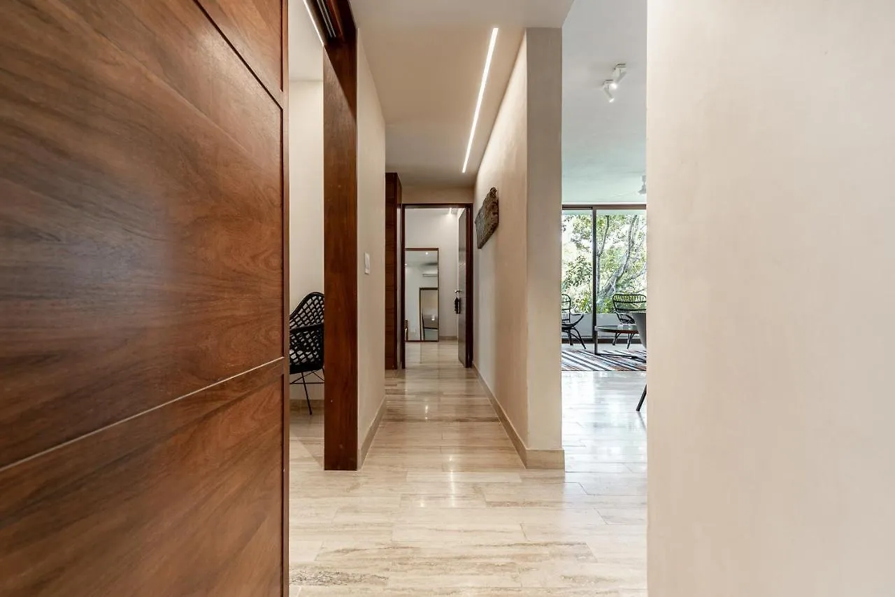 307 Amazing Jungle View Apartment. Τουλούμ